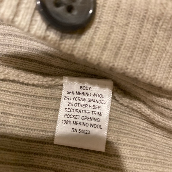 Banana Republic merino wool button down cream cardigan size - Picture 8 of 9